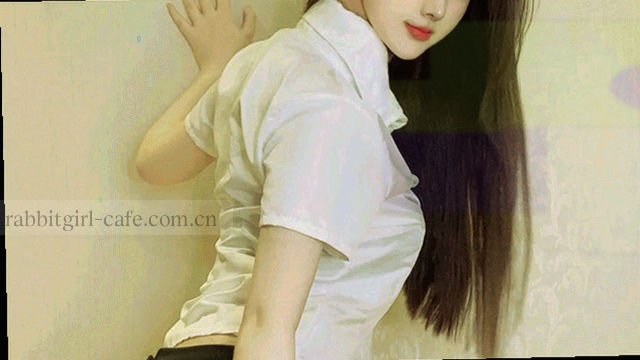 《糖霜与心事》动漫封面：裱花袋与彩色糖霜